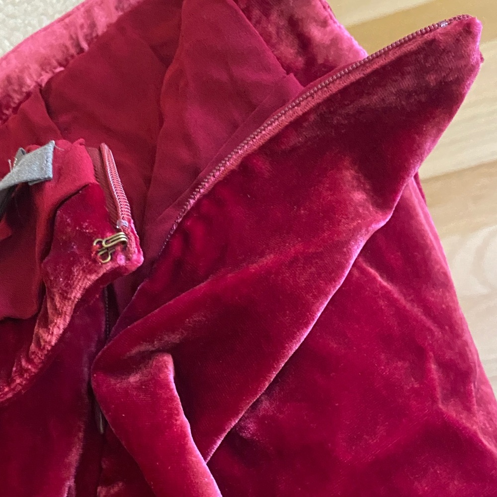 Elegant Velvet Raspberry-Red Skirt - Picture 5 of 6